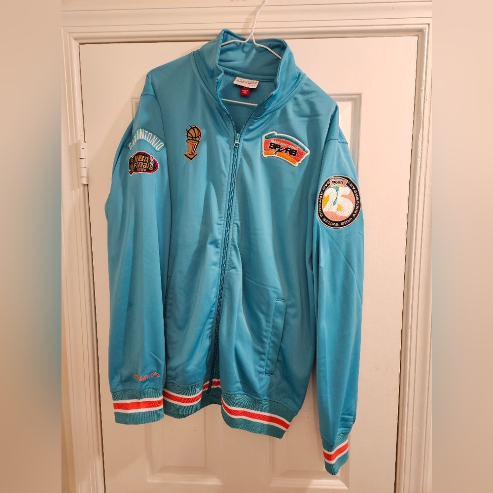 San Antonio Spurs Mitchell & Ness XL jacket. Worn once